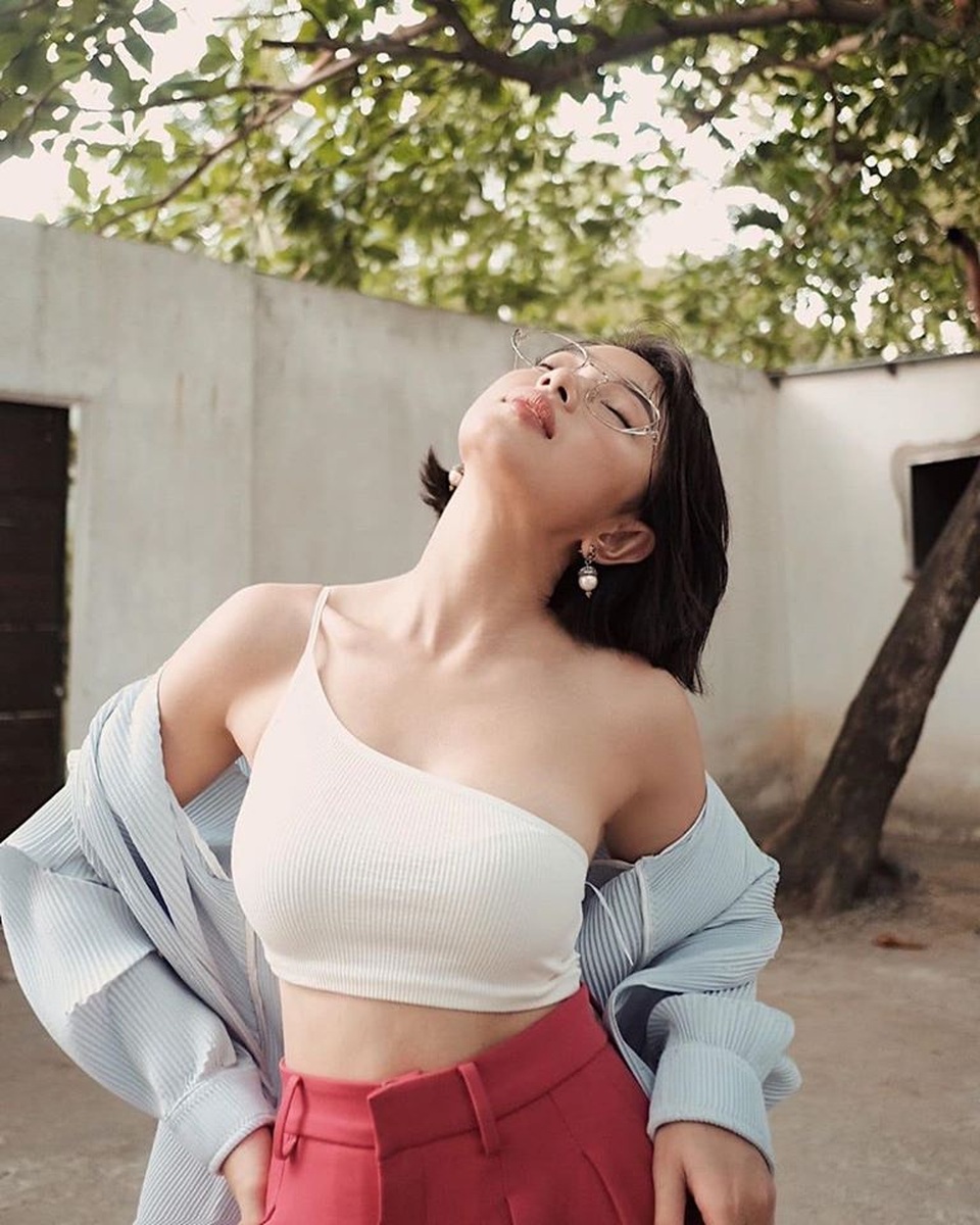 Đọ nhan sắc “ái nữ hàng hiệu” Tiên Nguyễn và hot girl Châu Bùi hậu cách ly - 19 Đọ nhan sắc “ái nữ hàng hiệu” Tiên Nguyễn và hot girl Châu Bùi hậu cách ly - 19