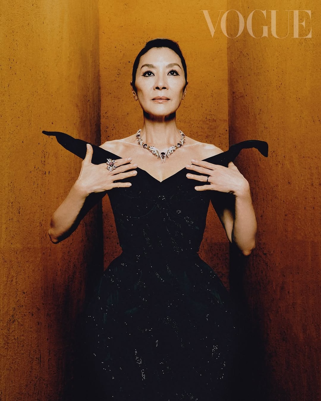 Ranh giới xấu đẹp của chiếc váy cao cấp được minh tinh Dương Tử Quỳnh mặc - 3