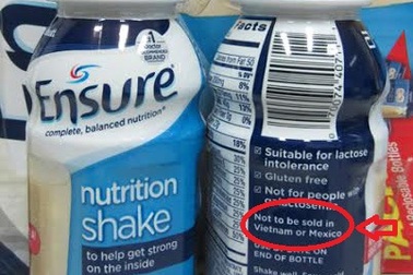 Sữa Ensure “không được bán ở Việt Nam” vẫn bày bán tràn lan
