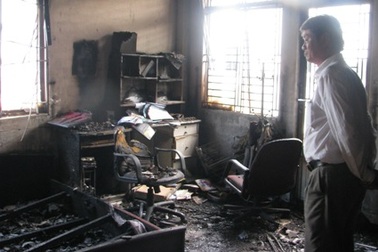 Cháy nhà dân, cột phát sóng Vinaphone suýt bị lửa thiêu