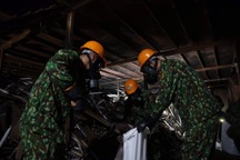 Cận cảnh tẩy độc bên trong Công ty Rạng Đông sáng nay