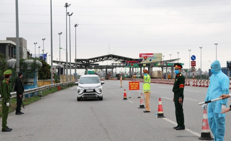 Xe chở hàng muốn vào TP Bắc Ninh, tài xế phải có giấy xét nghiệm âm tính - 1 Xe chở hàng muốn vào TP Bắc Ninh, tài xế phải có giấy xét nghiệm âm tính - 1