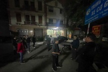 Người dân Hà Nội trắng đêm xếp hàng chờ đăng kiểm