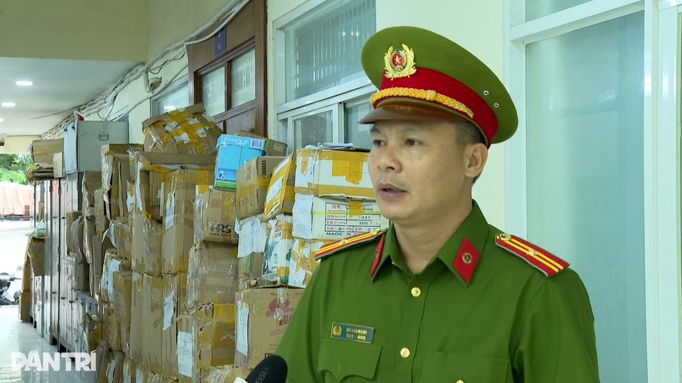 Công an TPHCM: Ngân 98 la hét, chống đối quyết liệt khi bị bắt - 3