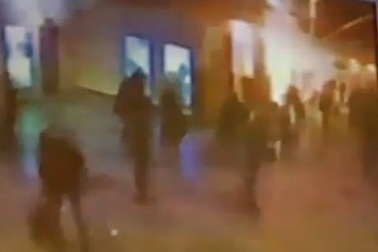 Khoảnh khắc bom nổ rung chuyển sân bay Nga