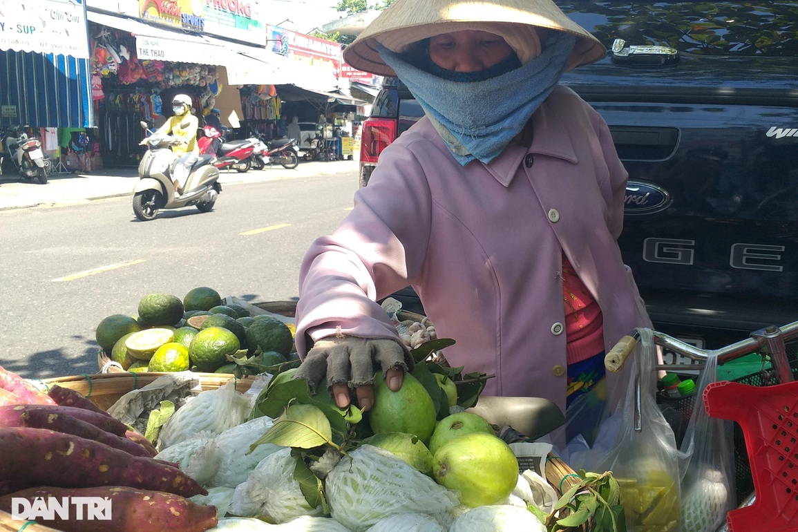 Chi hỗ trợ 3 triệu đồng tới hộ dân gặp khó khăn do Covid-19 - 1 Chi hỗ trợ 3 triệu đồng tới hộ dân gặp khó khăn do Covid-19 - 1