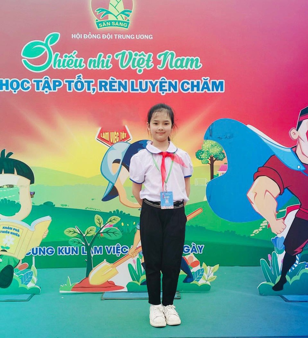 Mẫu nhí Gia Bảo được vinh danh Dũng sĩ Nghìn việc tốt - 1 Mẫu nhí Gia Bảo được vinh danh Dũng sĩ Nghìn việc tốt - 1