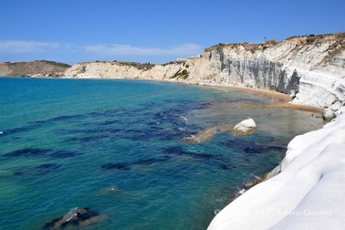 Tuyệt đẹp vách đá trắng lạ lùng ở Italy