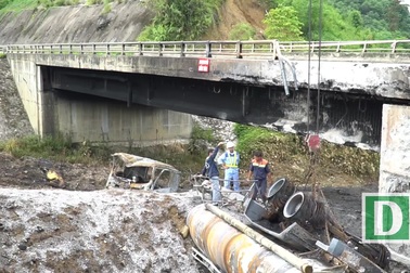Cao tốc Hà Nội - Lào Cai: Cận cảnh cây cầu bị xe bồn "thiêu" cháy