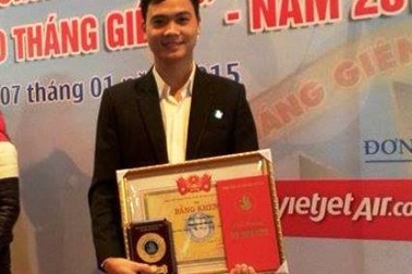 Món quà ý nghĩa của cậu sinh viên nghèo dành tặng bố mẹ