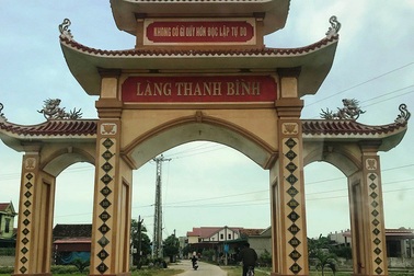 Làm rõ thông tin "cả họ nhà Bí thư huyện làm cán bộ"