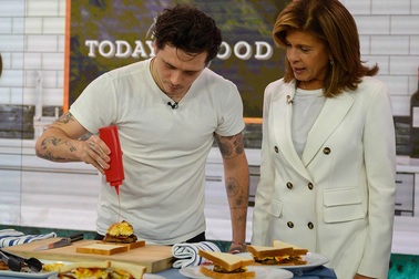 Brooklyn Beckham cần ê kíp 62 người, tiêu tốn 100.000 USD cho show nấu ăn