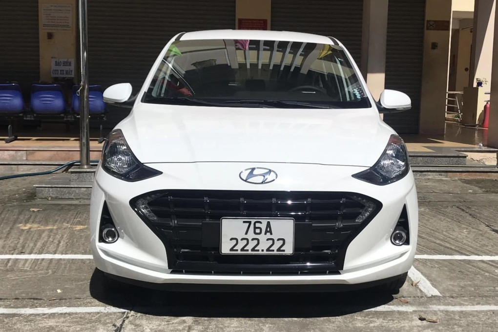 Nữ chủ nhân bấm được biển ngũ quý 2, chiếc Hyundai i10 lên giá 1 tỷ đồng - 1