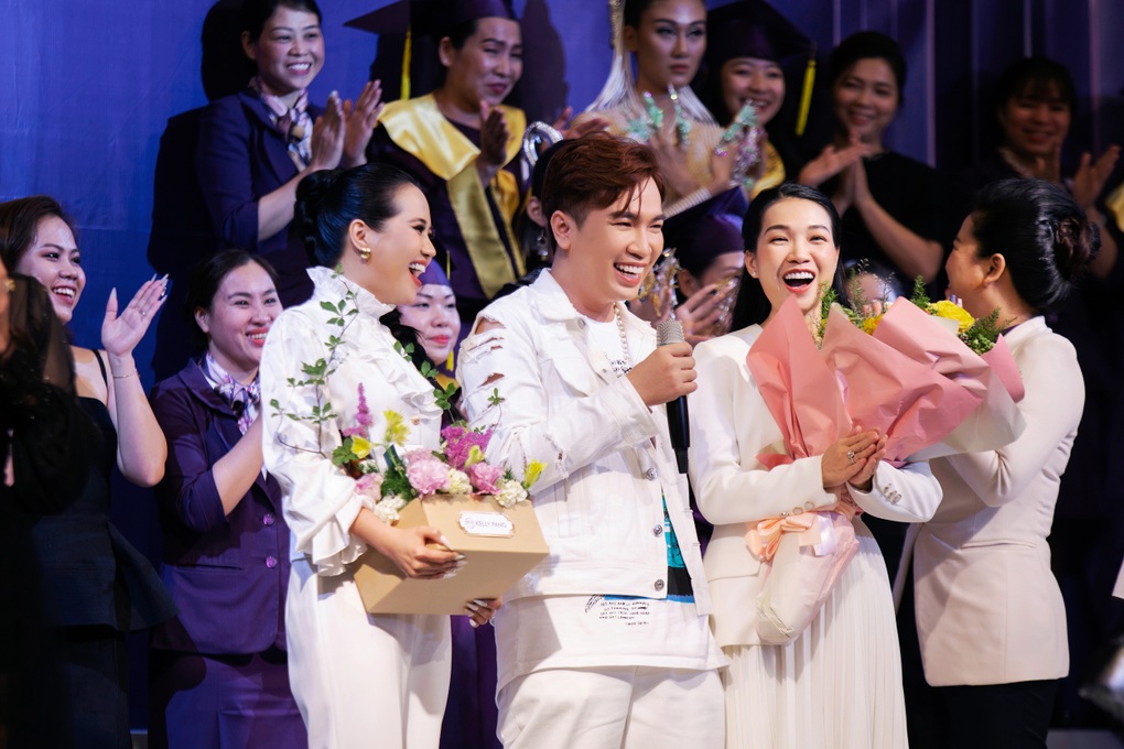 Người mẫu Tây Ban Nha Andrea Aybar trình diễn ấn tượng trên sàn catwalk - 7 Người mẫu Tây Ban Nha Andrea Aybar trình diễn ấn tượng trên sàn catwalk - 7
