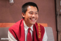 Anh Tạ “Mưa đỏ” từng muốn đổi nghề diễn sang kinh doanh vì kinh tế khó khăn