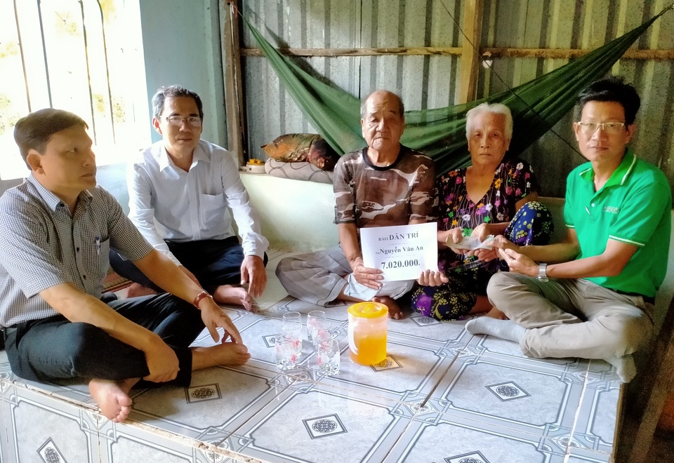 Bạn đọc Dân trí tiếp tục giúp cựu binh với nhiều vết thương chiến tranh - 1 Bạn đọc Dân trí tiếp tục giúp cựu binh với nhiều vết thương chiến tranh - 1