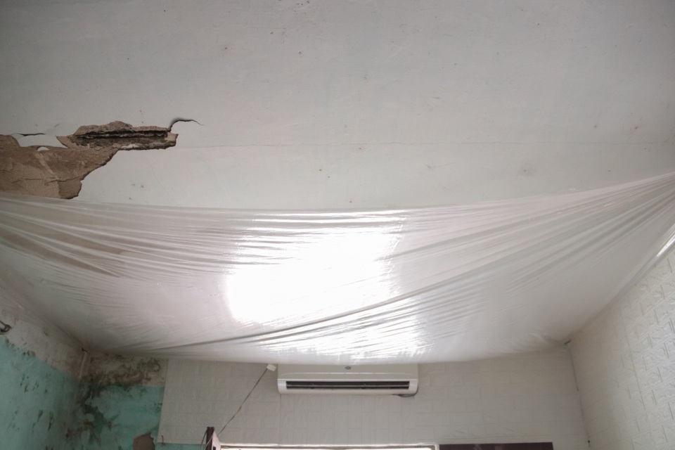 Cảnh sống chạy quanh bốn góc giường tại khu tập thể xập xệ nhất Hà Nội - 7 Cảnh sống chạy quanh bốn góc giường tại khu tập thể xập xệ nhất Hà Nội - 7