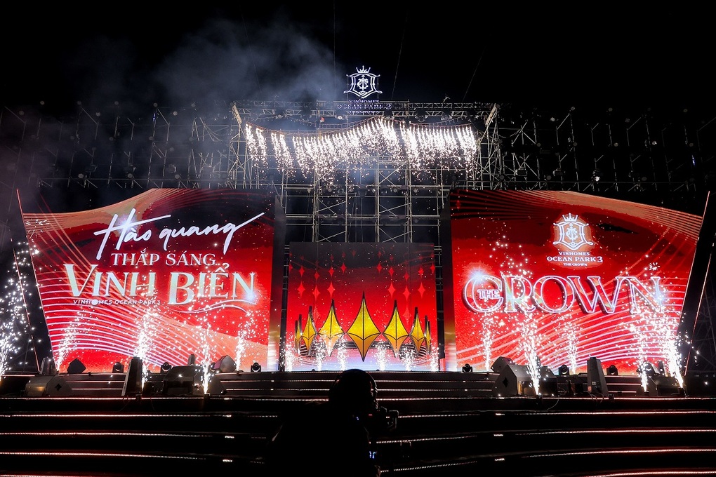 Hơn 8.000 người tham gia lễ ra quân dự án Vinhomes Ocean Park 3 - The Crown - 8 Hơn 8.000 người tham gia lễ ra quân dự án Vinhomes Ocean Park 3 - The Crown - 8