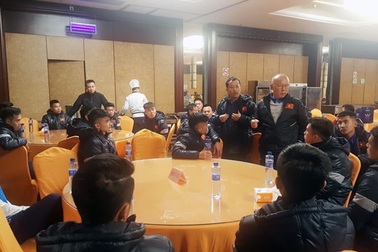 U23 Việt Nam có mặt tại Trung Quốc, tái tê vì thời tiết giá lạnh