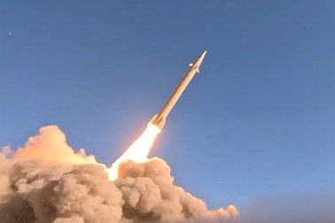 Ngoại trưởng Mỹ: Iran đã sử dụng hết một nửa kho tên lửa