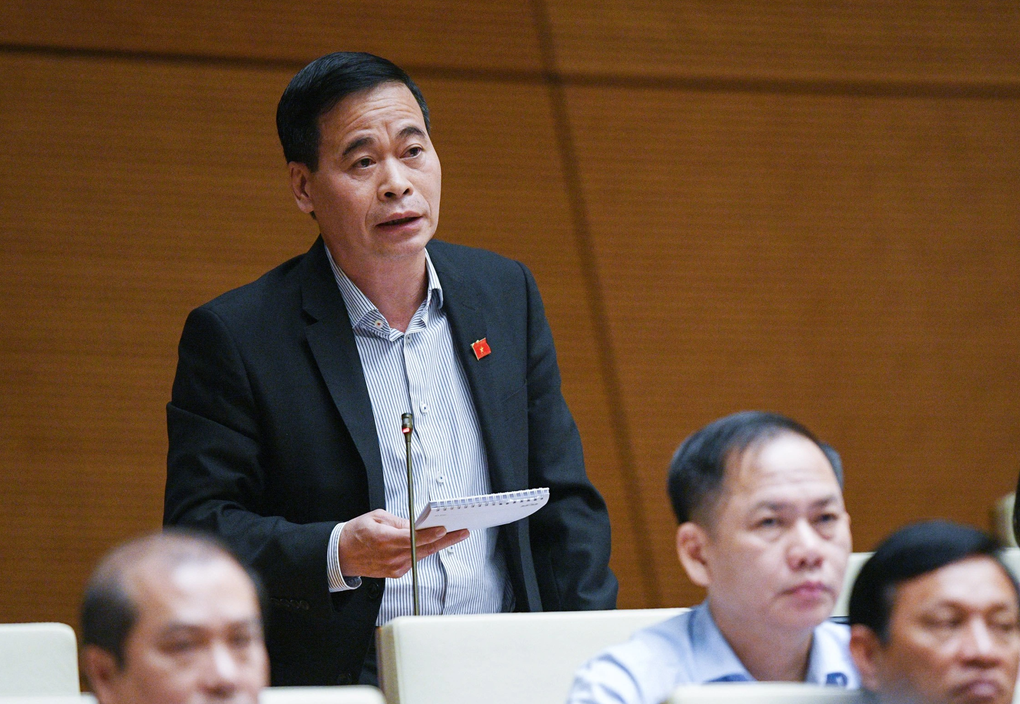 Đại biểu tranh luận làm rõ thực trạng cao ốc mọc trên quỹ đất di dời - 1 Đại biểu tranh luận làm rõ thực trạng cao ốc mọc trên quỹ đất di dời - 1