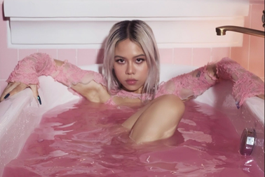 MV của Tlinh gây tranh cãi: Hình ảnh 16+, ca từ không cảm xúc?