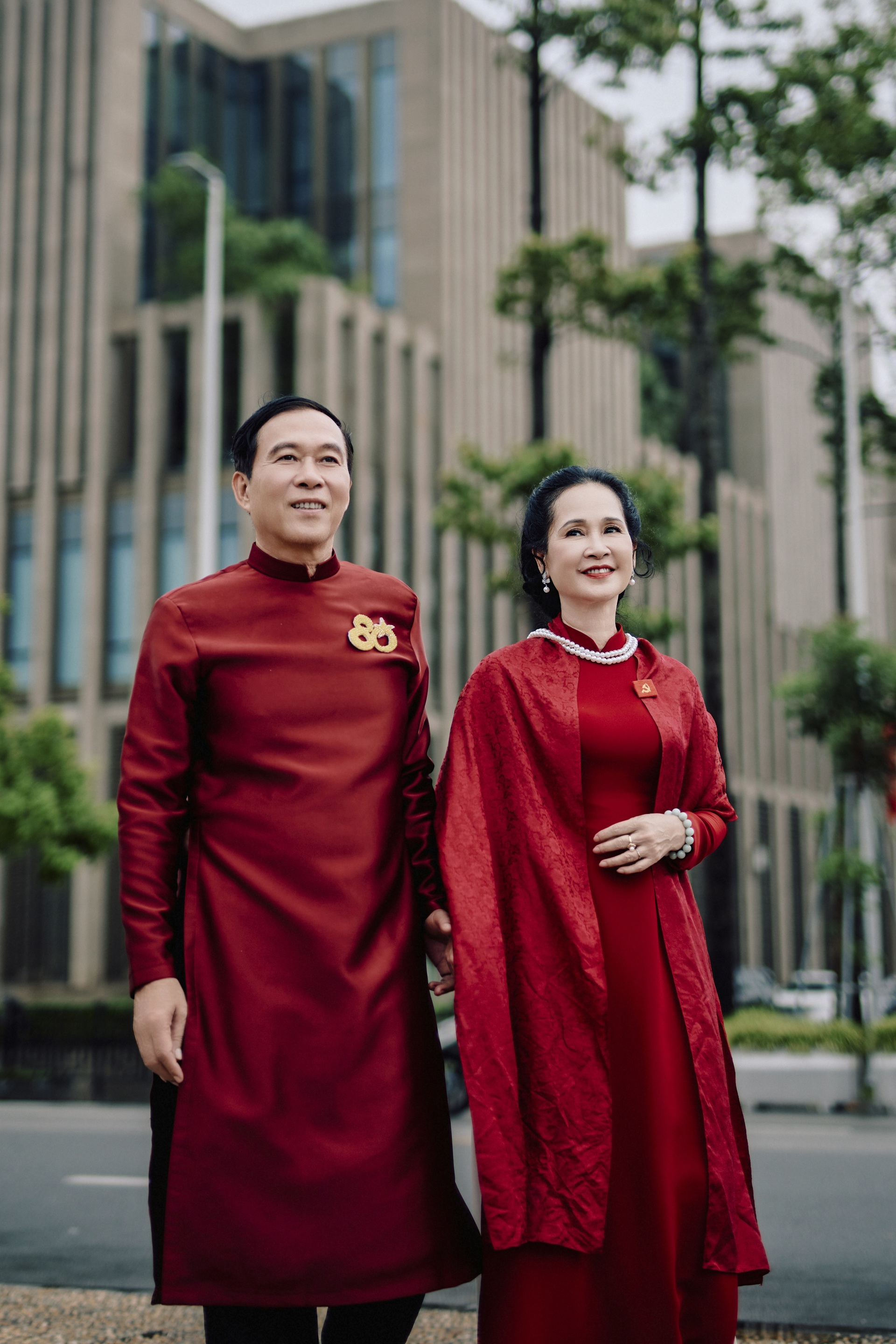 NSND Lan Hương xúc động tái hiện ảnh cưới: Anh Kỷ tự tay bó hoa cho tôi - 11