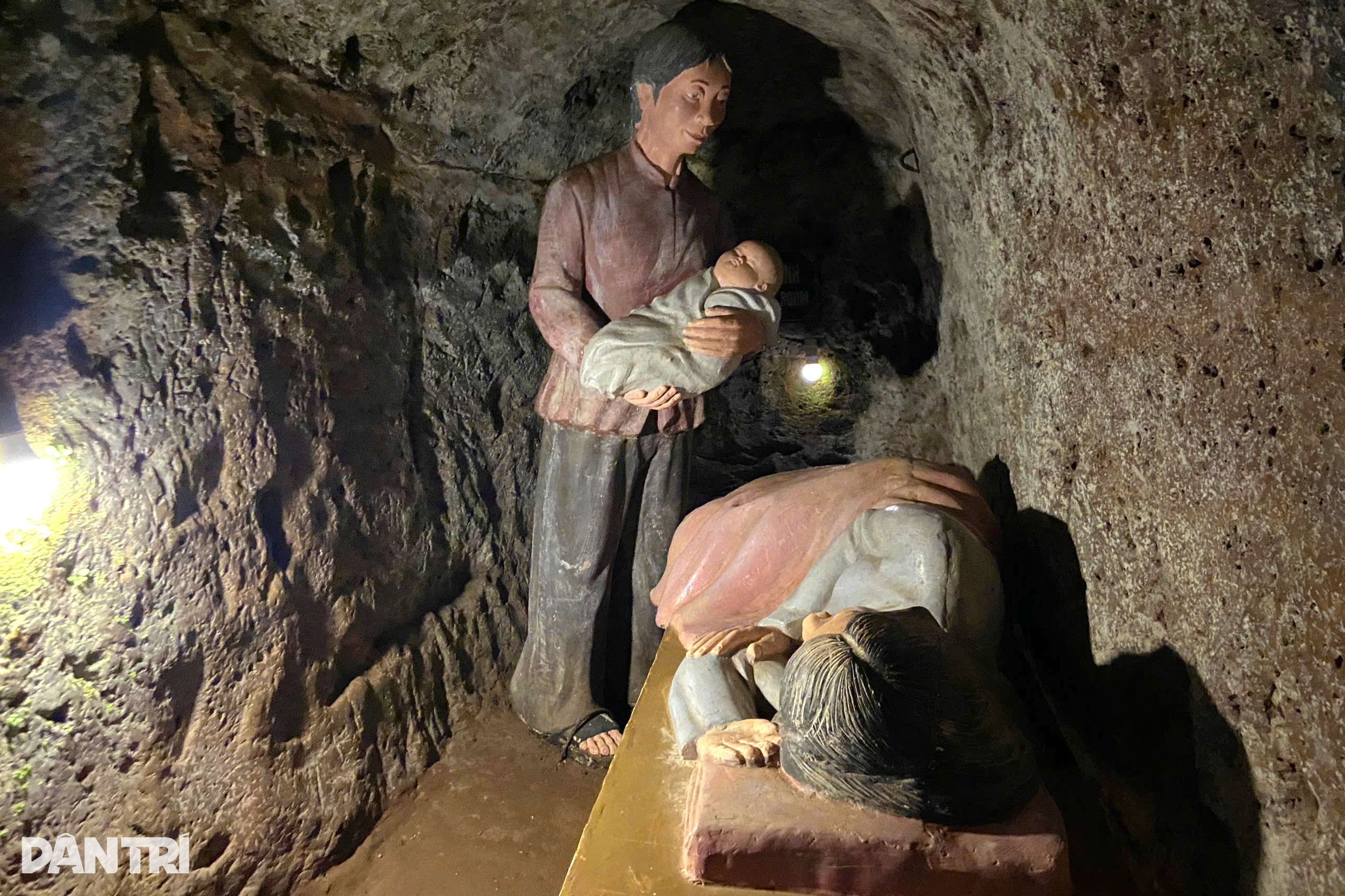 86 căn hộ đặc biệt trong lòng đất, nơi chào đời của 17 trẻ - 6 86 căn hộ đặc biệt trong lòng đất, nơi chào đời của 17 trẻ - 6