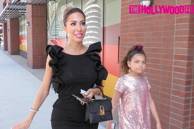 Farrah Abraham ra phố cùng con gái