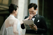 Cặp đôi Trung Quốc ngỡ ngàng vì bố tự ý tổ chức đám cưới