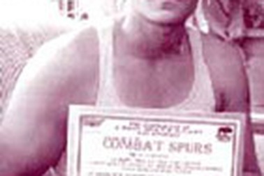 Nỗi khổ tâm của "người hùng nước Mỹ"