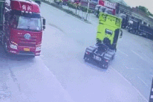 Nổi bật tuần qua: Xe ben phanh "cháy lốp", drift như phim để tránh tai nạn