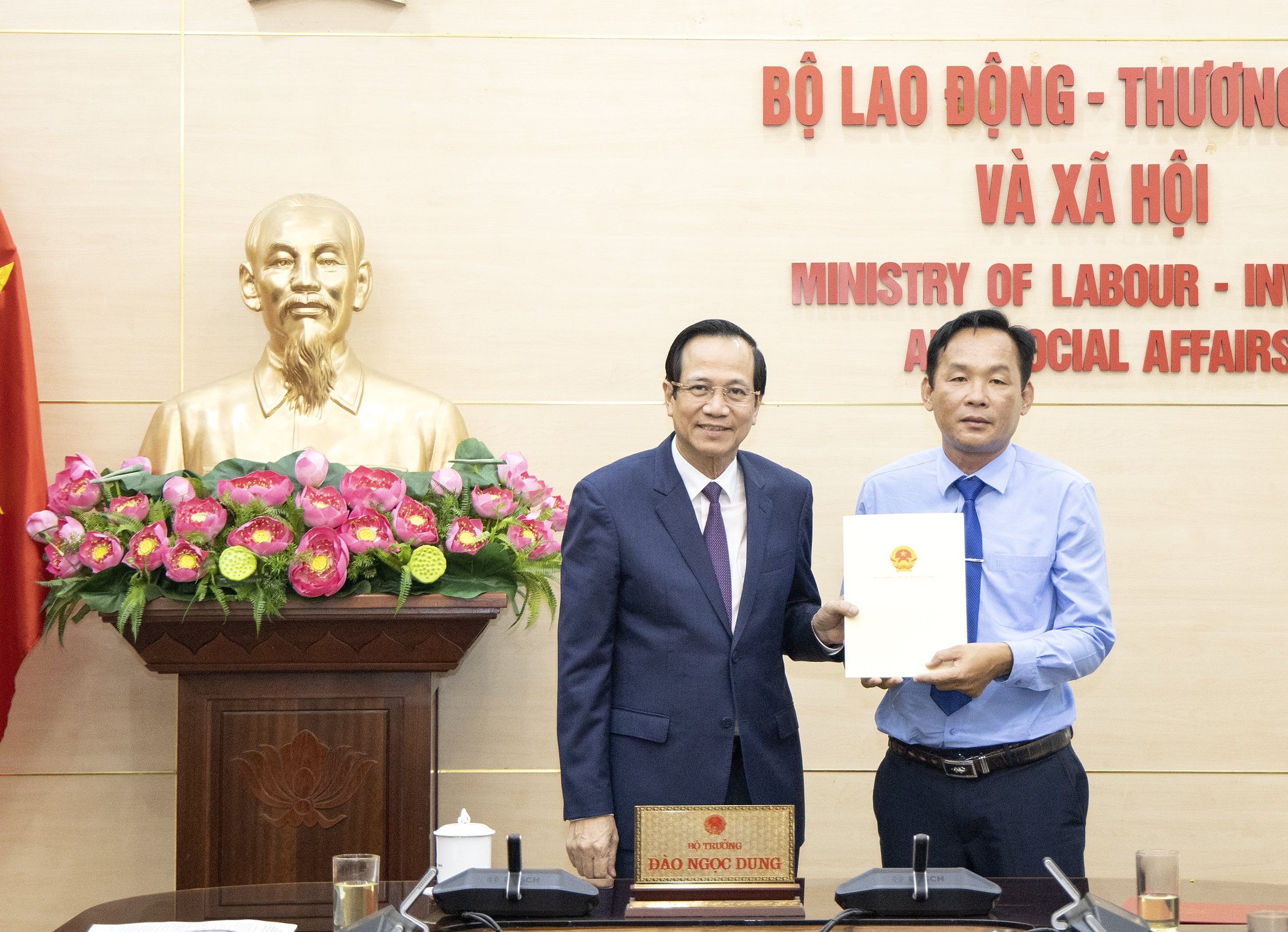 pho hieu truong.jpg pho hieu truong.jpg