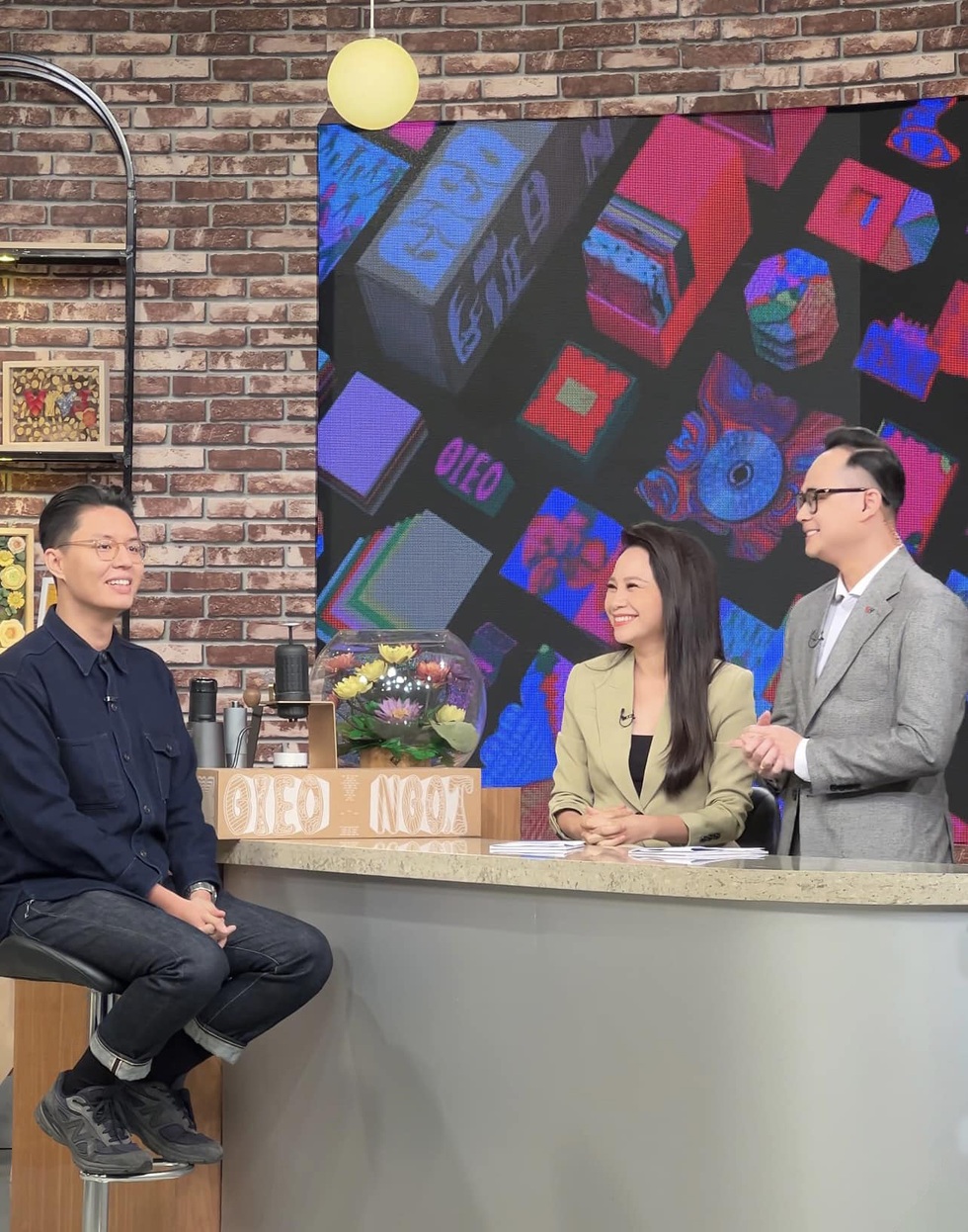 Nhà thiết kế đứng sau đề cử Grammy đầu tiên của Việt Nam là ai? - 10