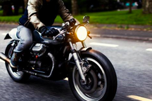 Bộ Giao thông đề xuất xe máy bật đèn ban ngày để ô tô… nhận biết