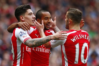 Các trụ cột Arsenal bí mật họp kín sau lưng HLV Wenger