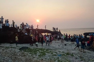 Quảng Ngãi: Khuyến nghị du khách bảo vệ cổng Tò Vò