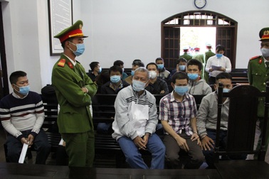 Bất ngờ hoãn xử đại gia Trịnh Sướng vì một số bị cáo vắng mặt