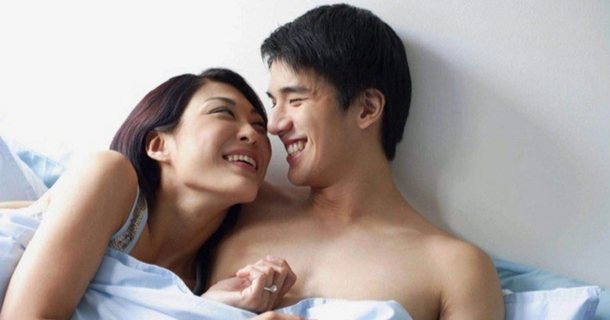 Về nhà, tôi hoảng loạn thấy đôi nam nữ không mảnh vải che thân trên giường