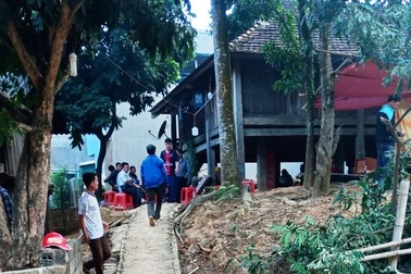 Vụ chồng đưa vợ đã chết từ rẫy về: Tạm giữ người chồng