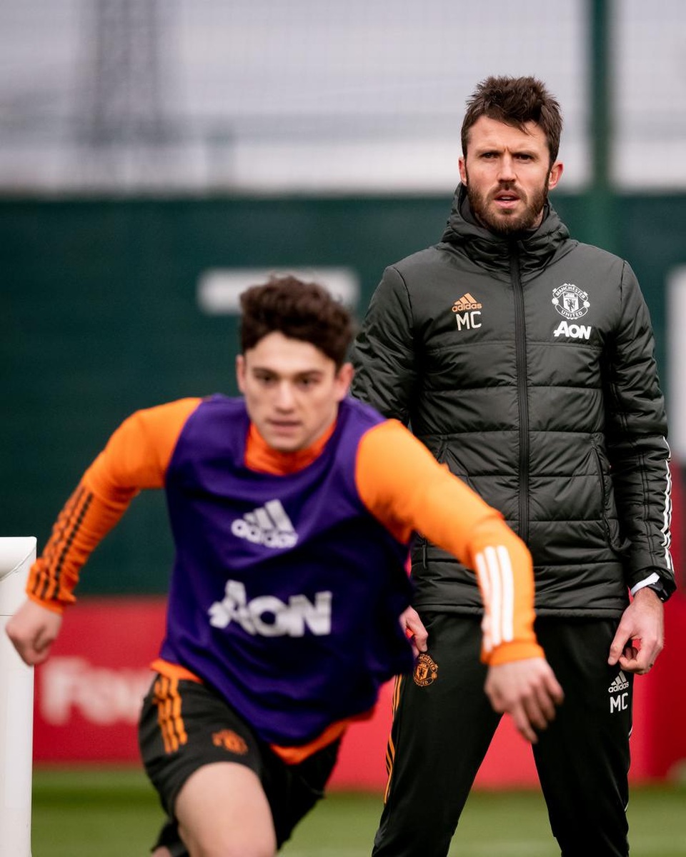 Amad Diallo tập cùng Man Utd, chuẩn bị thi đấu với Fulham - 19 Amad Diallo tập cùng Man Utd, chuẩn bị thi đấu với Fulham - 19