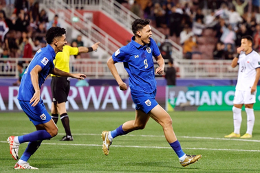 Đánh bại Kyrgyzstan, Thái Lan có cơ hội lớn giành vé đi tiếp ở Asian Cup