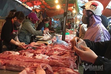 Tuyên bố giảm giá mà thịt lợn vẫn quá đắt, có 1 nhóm đang ăn lãi đậm