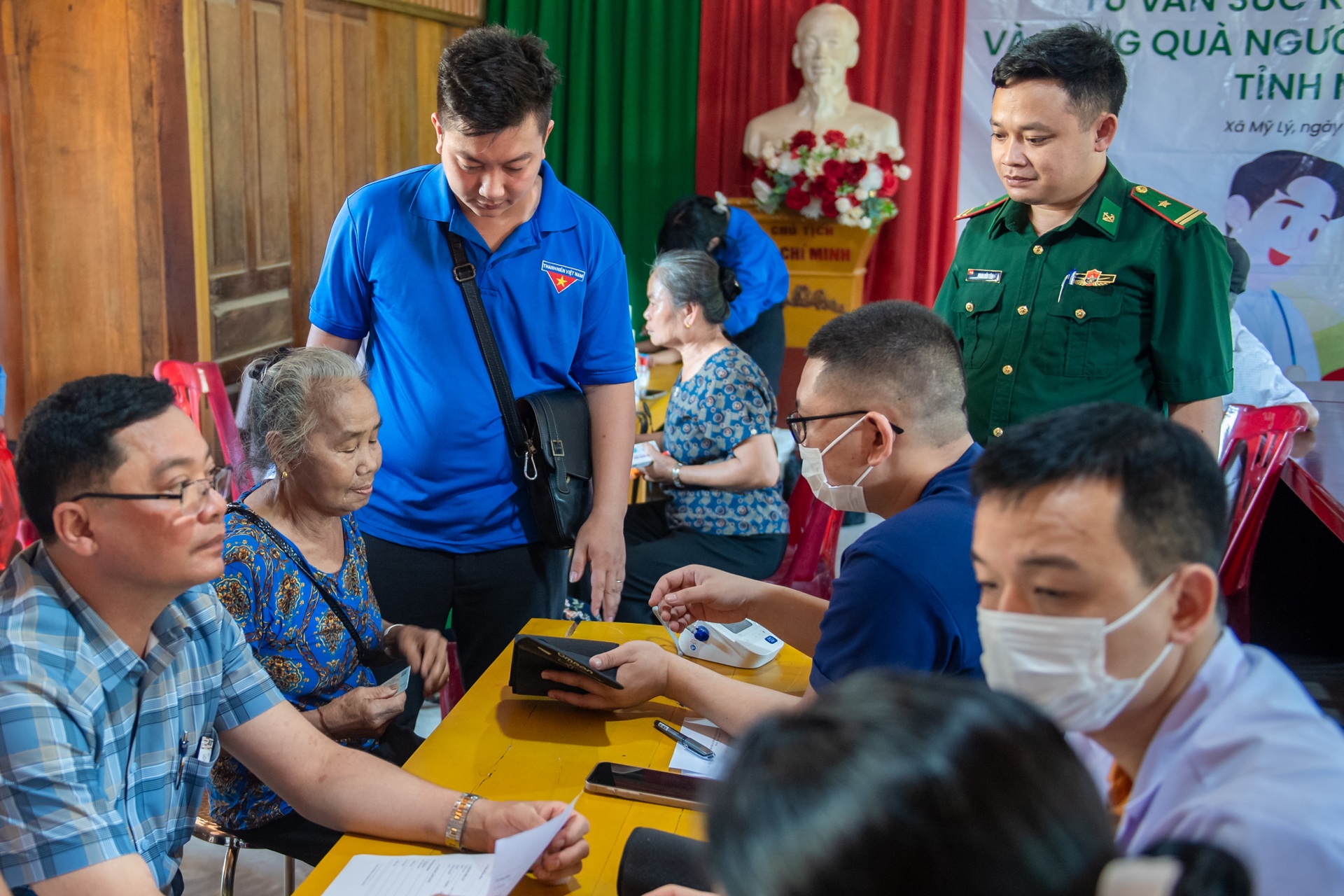 Vượt dốc biên cương, tư vấn sức khỏe miễn phí tại miền cao xứ Nghệ - 1 Vượt dốc biên cương, tư vấn sức khỏe miễn phí tại miền cao xứ Nghệ - 1