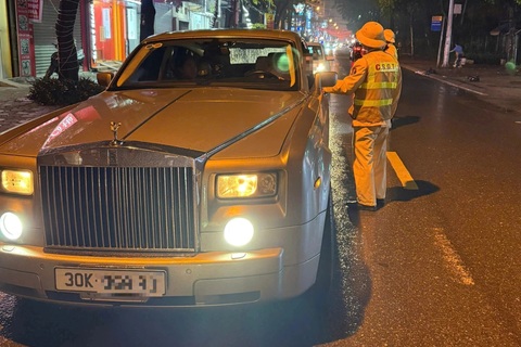 CSGT đồng loạt kiểm tra nồng độ cồn trong đêm, gần 1.300 tài xế vi phạm