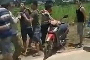 Nổ súng sau va chạm giao thông, nhiều người chạy tán loạn