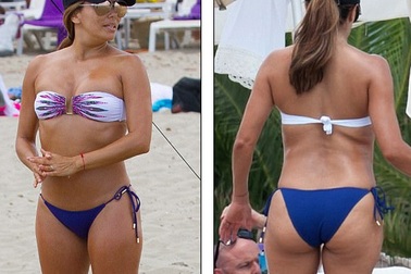 Eva Longoria khoe dáng tròn trịa với áo tắm