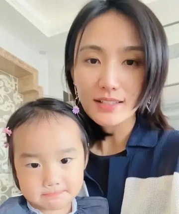 Cuộc sống khốn khó vì nợ nần của vợ chồng Quách Tĩnh Lý Á Bằng - 4