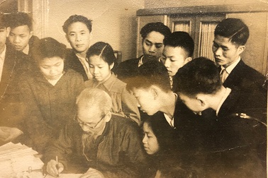 Ấn tượng của một nhà giáo sau những lần gặp Chủ tịch Hồ Chí Minh