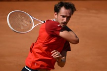 Medvedev tiếp tục nuôi hy vọng bảo vệ danh hiệu ở Rome Masters
